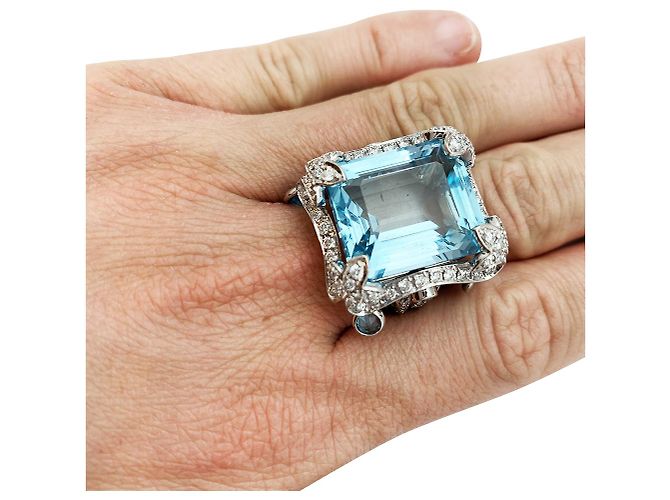 Anello Edouard Nahum "Sterina" in oro bianco, diamanti e topazio - vista 8