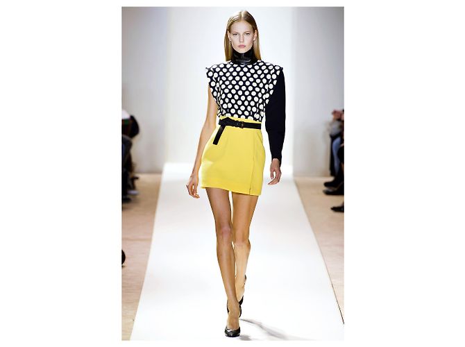 Vestido Emanuel Ungaro Asimétrico de Lana Amarillo con Lunares - vista 9