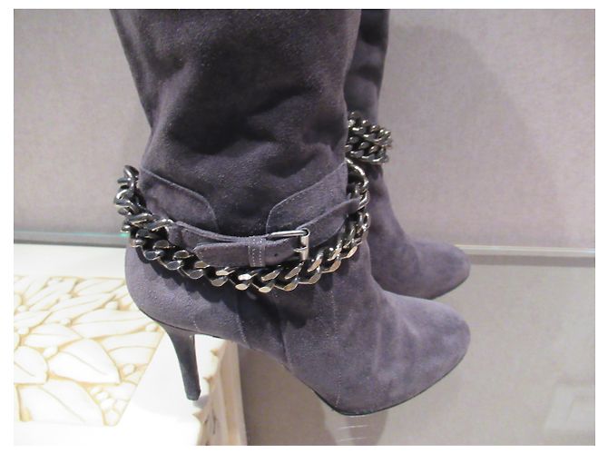 Botas Frida de ante gris con cadenas - vista 3