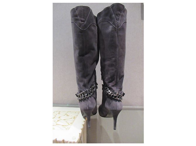 Botas Frida de ante gris con cadenas - vista 4