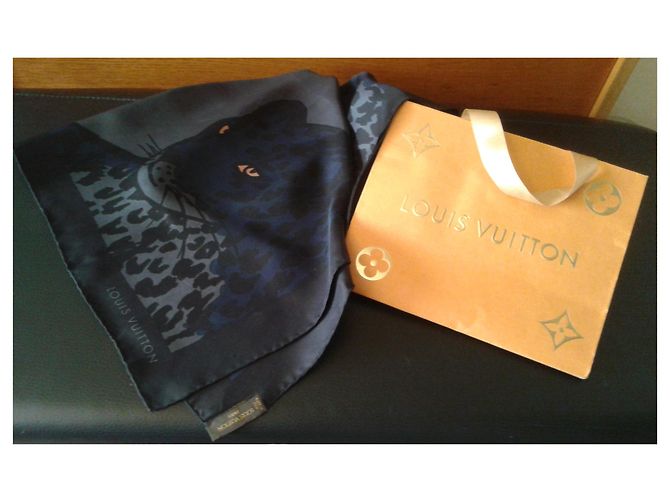 Sciarpa Louis Vuitton in seta motivo pantera blu 68cm - vista 4