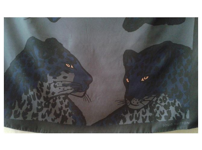 Sciarpa Louis Vuitton in seta motivo pantera blu 68cm - vista 9