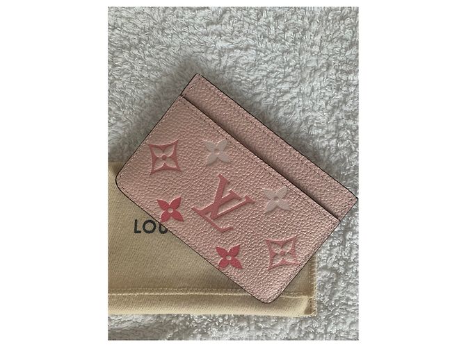 Louis Vuitton Tarjetero LV junto a la piscina Rosa - vista 2