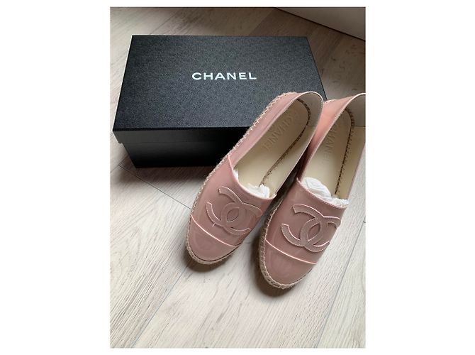 Espadrillas Chanel in vernice rosa - vista 2