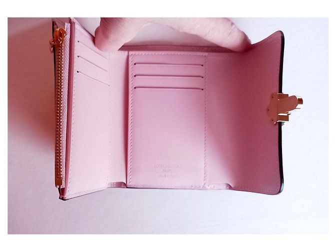 Louis Vuitton Cherrywood compact wallet Pink - view 2