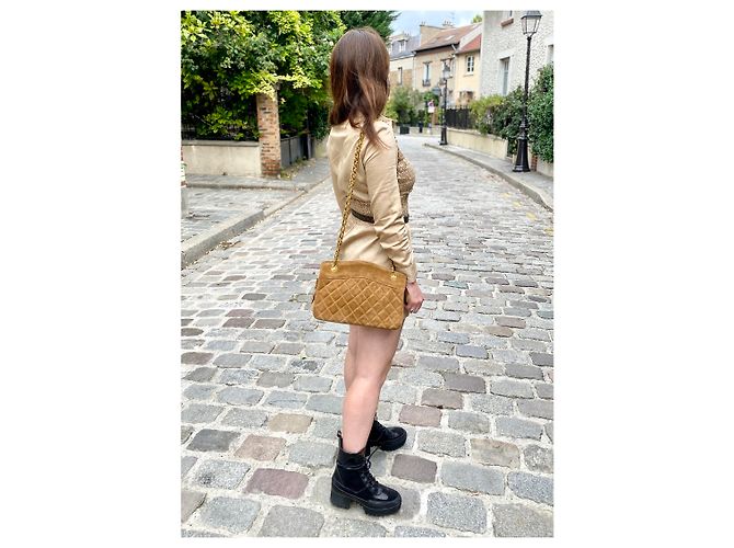 Timeless Superb Chanel bag in Camel suede with golden Caramel - view 12