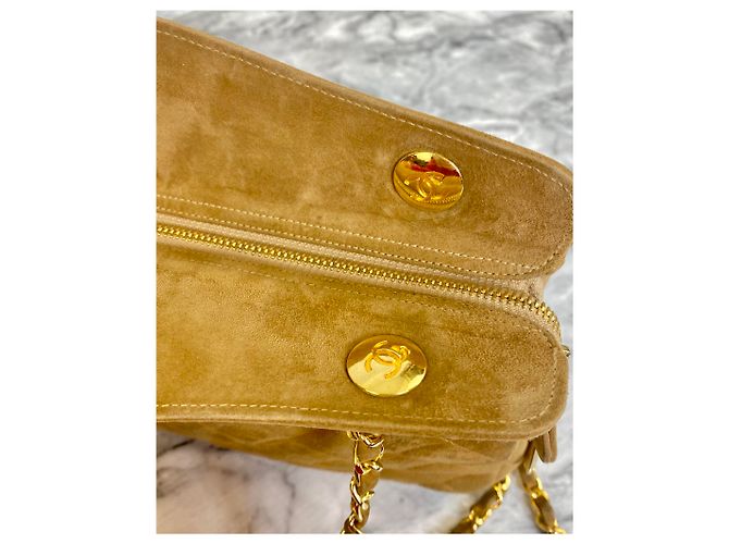 Timeless Superb Chanel bag in Camel suede with golden Caramel - view 4