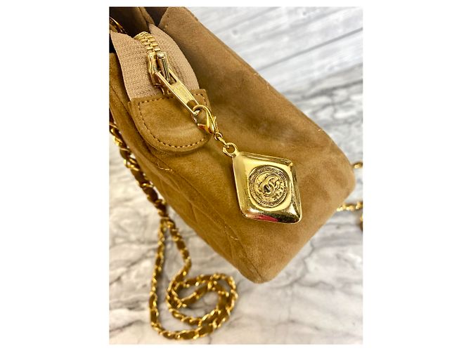 Timeless Superb Chanel bag in Camel suede with golden Caramel - view 6