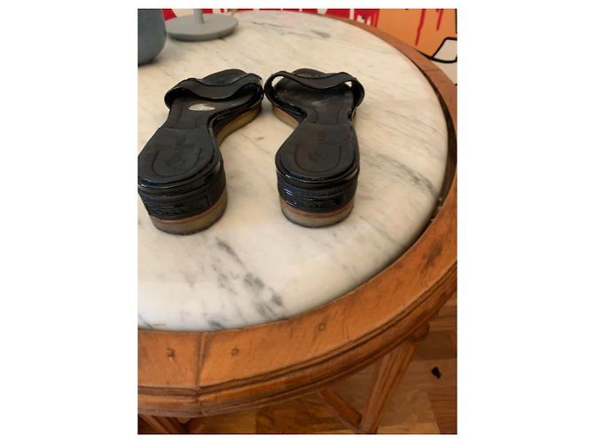 Ciabatte Chanel in vernice nera Nero - vista 5