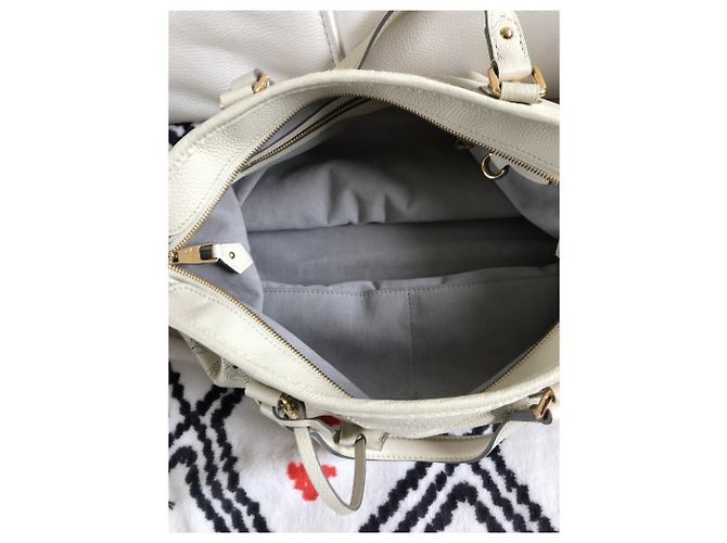 Borsa a mano Louis Vuitton in pelle traforata beige - vista 3