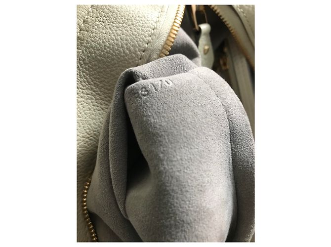 Borsa a mano Louis Vuitton in pelle traforata beige - vista 8