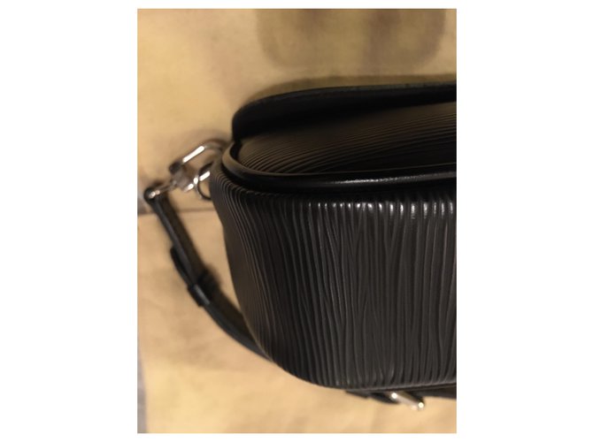 Louis Vuitton Montaigne Nero - vista 8