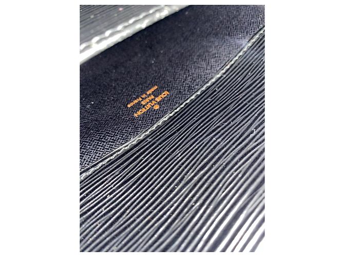 Cartouchiere Bolso Louis Vuitton Cartouchière en cuero epi negro - vista 5