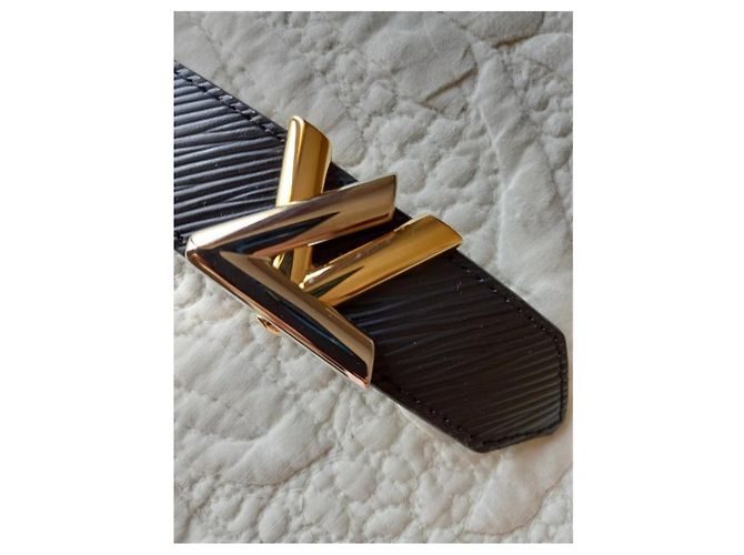 Louis Vuitton Twist Gürtel aus schwarzem Epi Leder - Ansicht 3