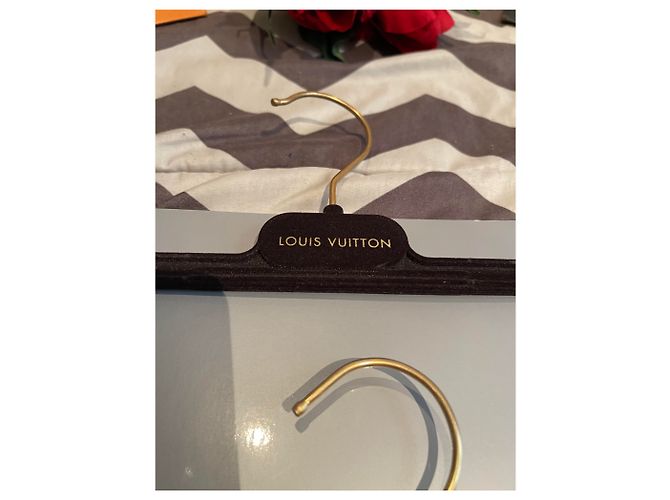 Louis Vuitton 2 Perchas Faldas / Pantalones Negro Gold hardware - vista 5