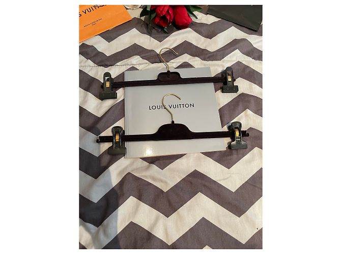 Louis Vuitton 2 Perchas Faldas / Pantalones Negro Gold hardware - vista 6