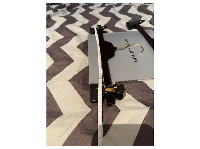 Louis Vuitton 2 Perchas Faldas / Pantalones Negro Gold hardware - vista 8