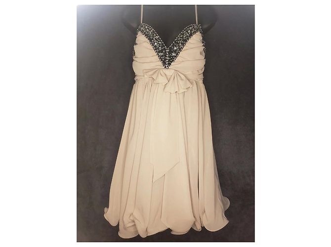 French Connection Kleid mit Perlen und Herz-Ausschnitt Flesh Fleisch - Ansicht 7