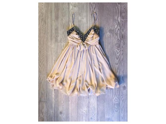 French Connection Kleid mit Perlen und Herz-Ausschnitt Flesh Fleisch - Ansicht 8