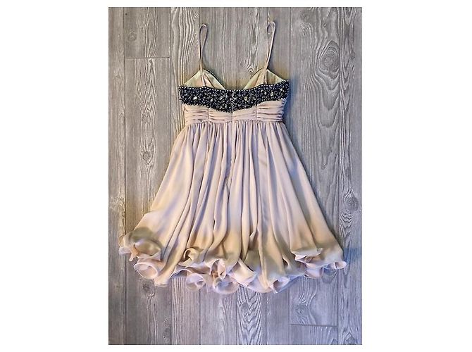 French Connection Kleid mit Perlen und Herz-Ausschnitt Flesh Fleisch - Ansicht 9