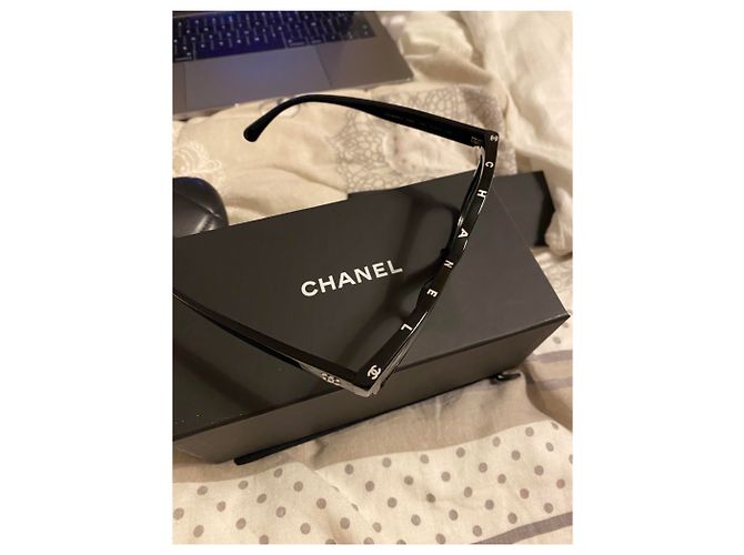Chanel Sonnenbrille Square Bezel Schwarz - Ansicht 4