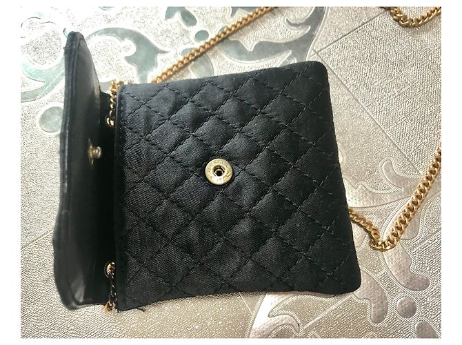 Chanel Collana con Pochette in Raso Nero Mini CC - vista 6