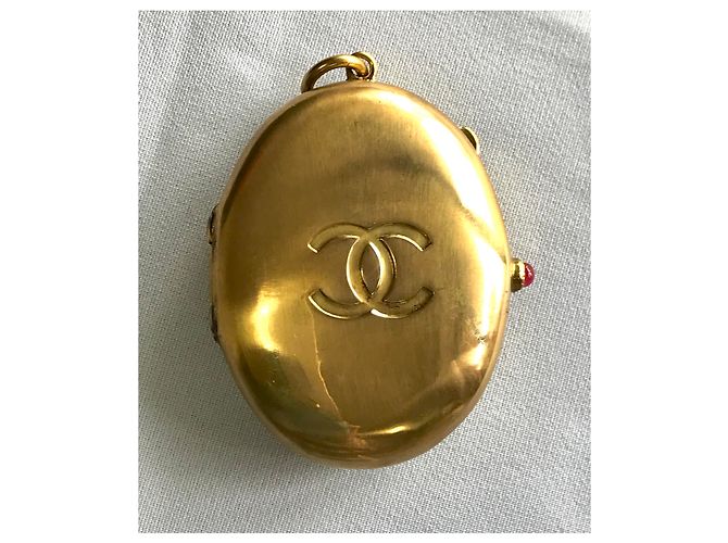 Chanel Medaillon Anhänger Goldfarben mit rotem Gripoix Stein Gold hardware - Ansicht 5
