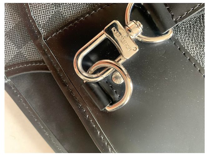Louis Vuitton Appendiabiti  2 grucce Nero - vista 11