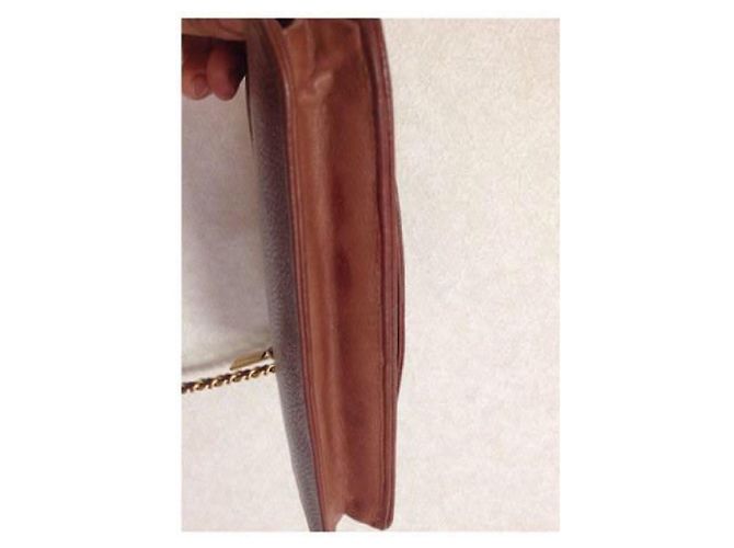 Wallet On Chain Pochette Chanel in pelle caviar marrone con catena dorata - vista 5