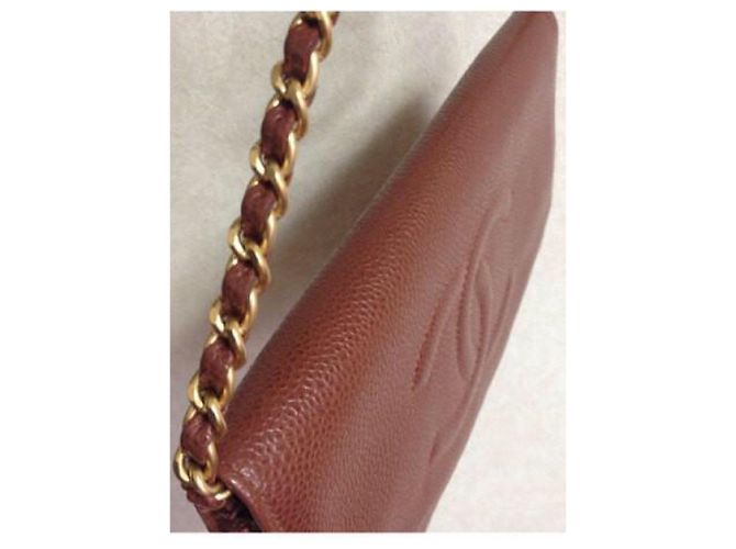 Wallet On Chain Pochette Chanel in pelle caviar marrone con catena dorata - vista 7