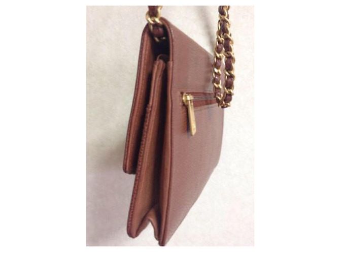 Wallet On Chain Pochette Chanel in pelle caviar marrone con catena dorata - vista 8