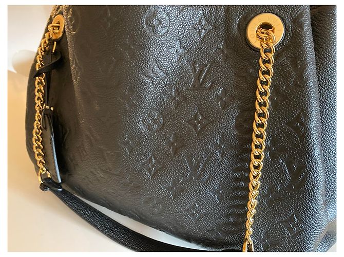 Louis Vuitton SURENNE MM black bag - view 2