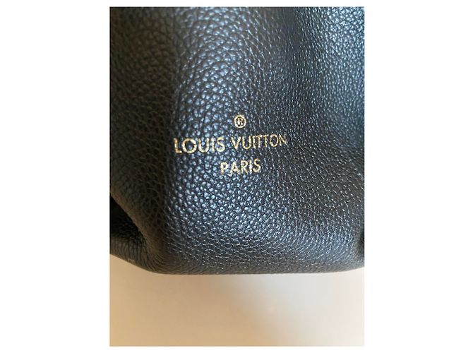 Louis Vuitton SURENNE MM black bag - view 4