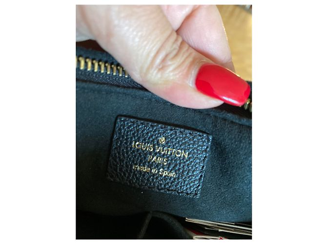 Louis Vuitton SURENNE MM black bag - view 5