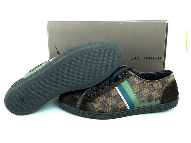 Louis Vuitton Classic Low Sneaker Men’s 9.5 is - view 2