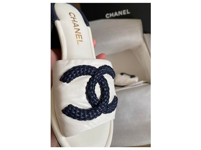 Mules Sandali Chanel Bianco e Blu Scuro Pelle - vista 7