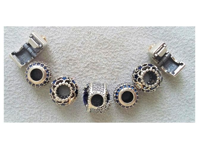 PANDORA Gold und Nacht - mit oder ohne Armband 19 cm Silber Weiß Blau Golden Metallisch Marineblau Dunkelblau Silber Hardware Gold hardware - Ansicht 3