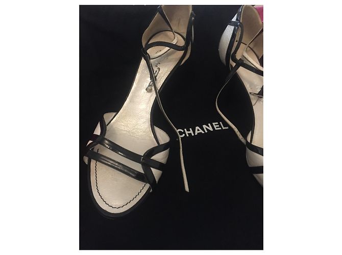 Sandali Chanel Pelle Vernice Bianca Bianco - vista 4