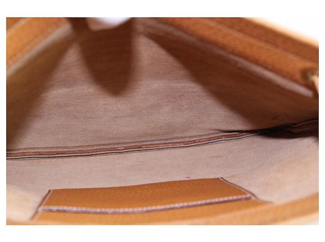 Hermès Brown Leder Aline MM flache Einkaufstasche - Ansicht 10