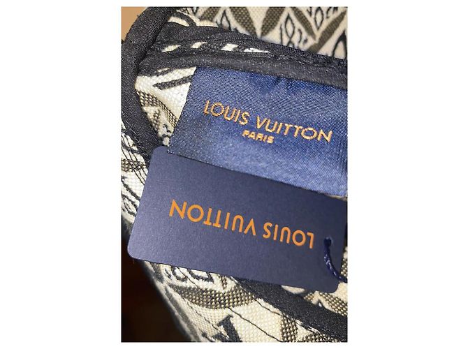 Bucket Louis Vuitton 21W Seit 1854 Schwarzer Monogramm Eimer Hut Fisherman Cap Medium MB861051 - Ansicht 5