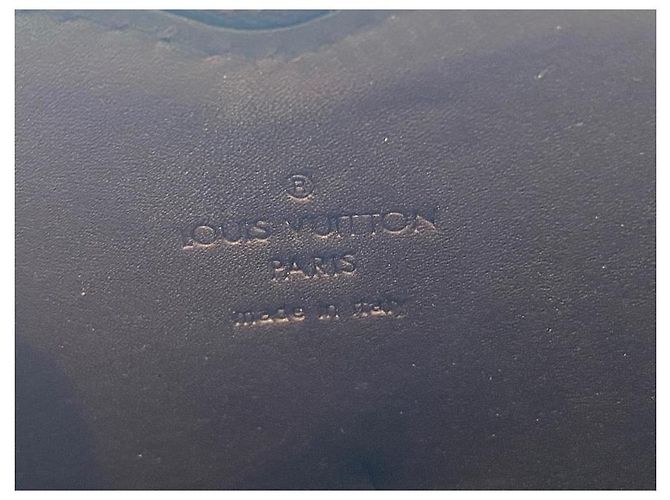 Louis Vuitton Borsa portamonete Amarante Vernis Heart RL24LVA625 - vista 9