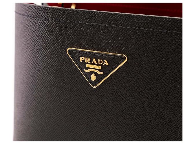 Double Prada gefütterte Kompakttasche aus Saffiano-Leder - Prada Panier Medium - Ansicht 15