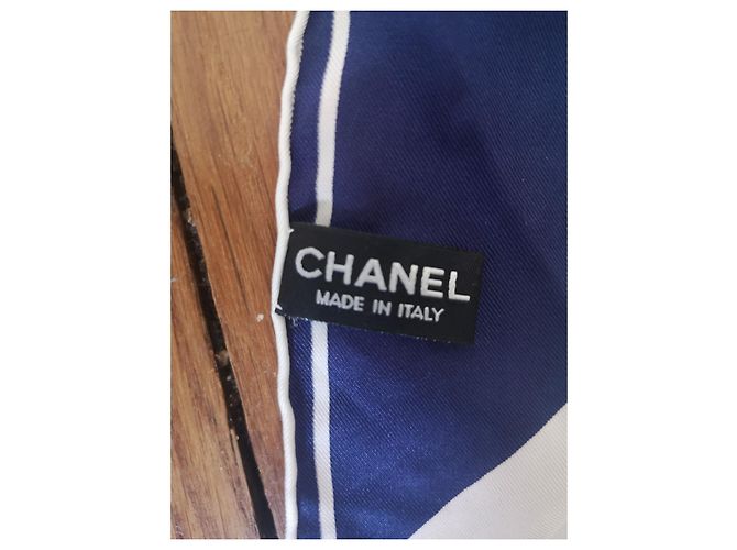Foulard in seta Chanel blu navy e bianco - vista 4
