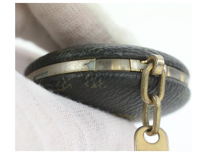 Louis Vuitton Monogram Astropill Keychain Case Light Bag Charm Key Chain - Ansicht 5