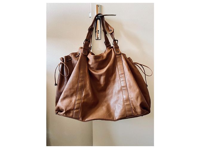 Borsa da viaggio Gerard Darel in pelle color caramello - vista 2