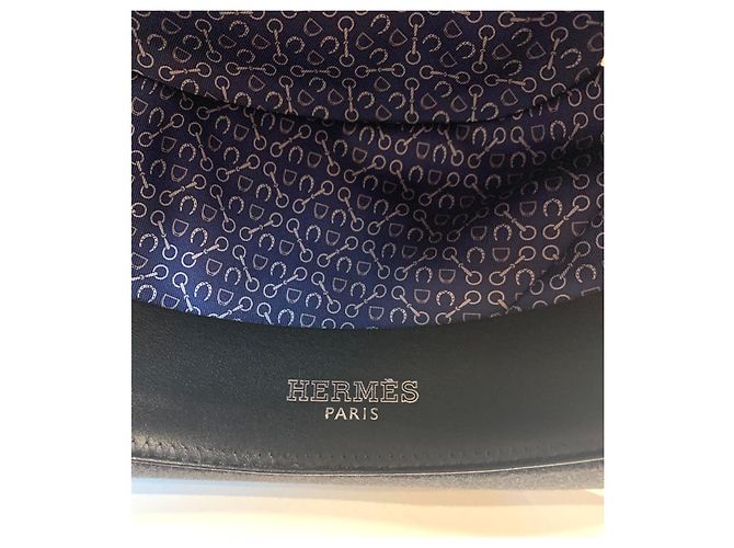 Berretto Hermès Blu Navy in Pelo di Coniglio - vista 3