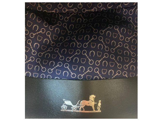 Berretto Hermès Blu Navy in Pelo di Coniglio - vista 5