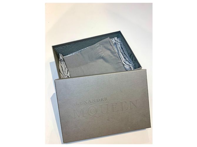 Alexander McQueen Décolleté in scamosciato nero 38 - vista 7