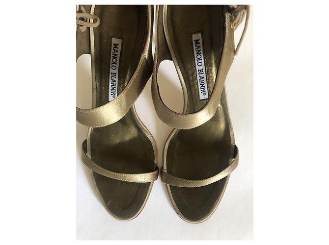 Sandali Manolo Blahnik in Raso Khaki Metallizzato 37.5 Cachi Metallico - vista 3