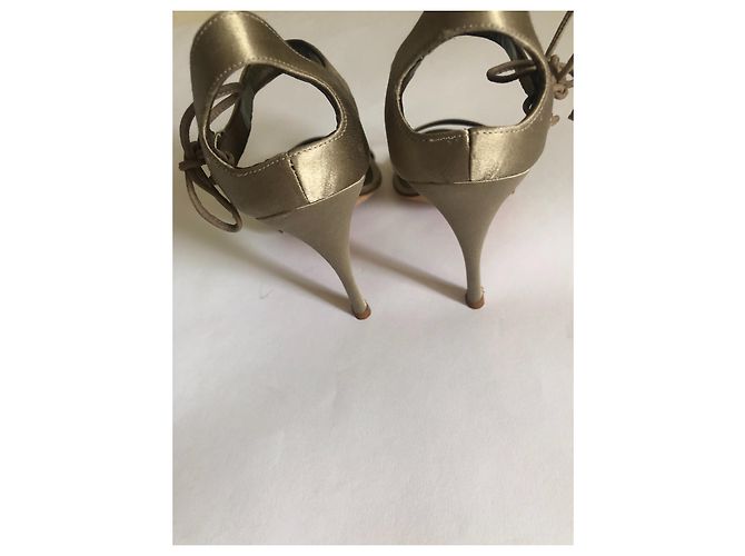 Sandali Manolo Blahnik in Raso Khaki Metallizzato 37.5 Cachi Metallico - vista 8